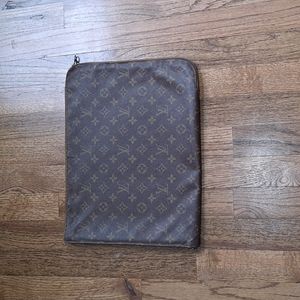 Louis Vuitton Portfolio